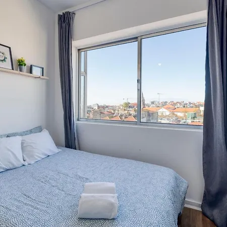 Travel & Live Bolhao Апартаменты Порту